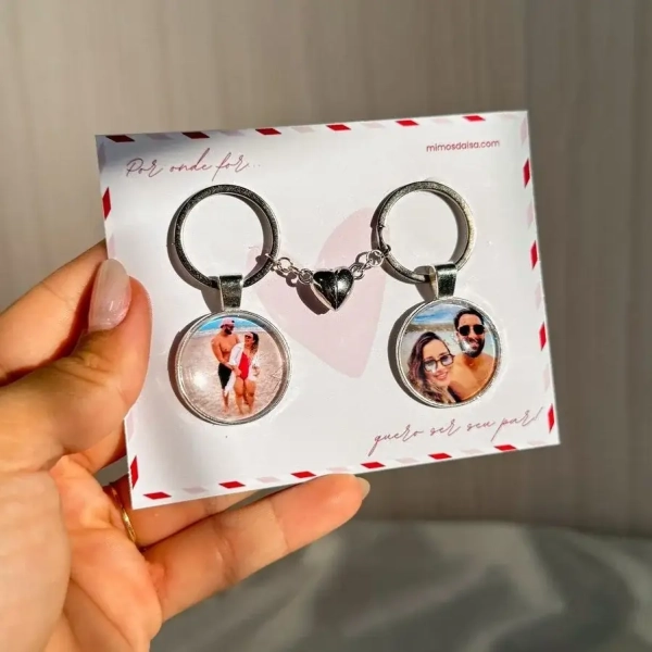 Chaveiro Amor em Detalhes | 2 Chaveiros Inox + Ímã Coração 💖
